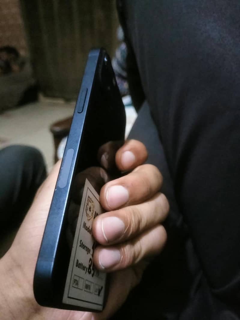 Apple iPhone 13 4
