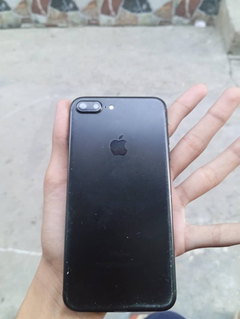 Apple iPhone 7 Plus 0