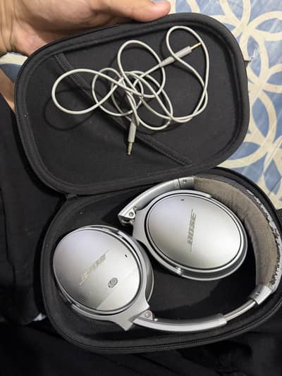 Original bose QC35 II ,  ,Headphones Silver colour ,Bose app verified