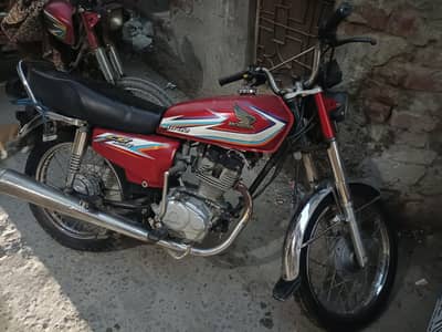 Honda 125 for sale original engine 0-3-0-1-4-5-3-5-6-7-2