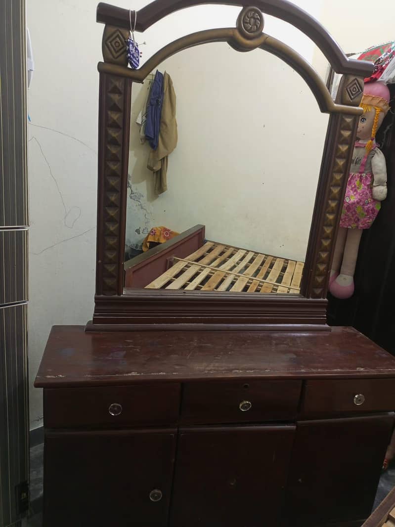 dresser table 1