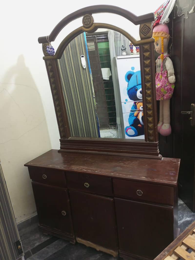 dresser table 2