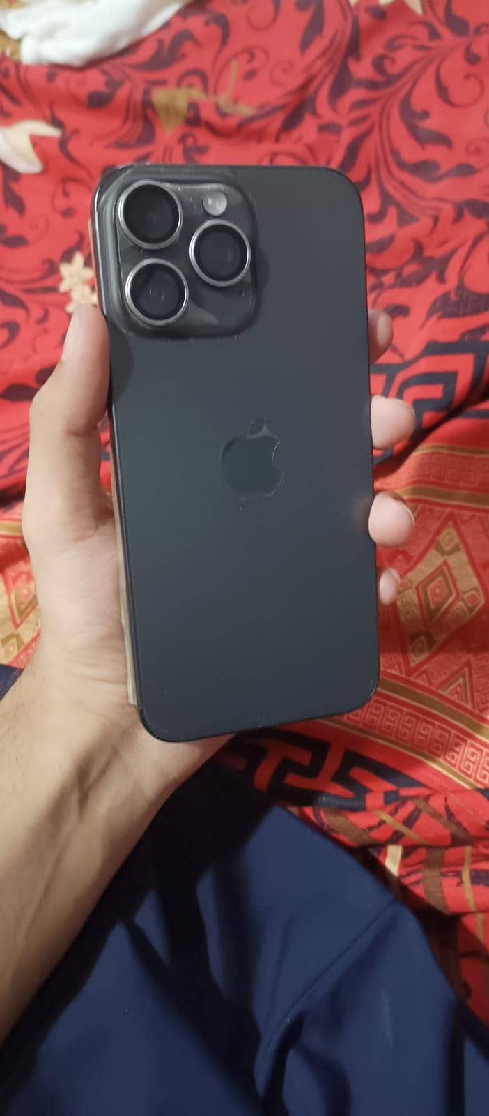 Apple iPhone 15 Pro Max 2