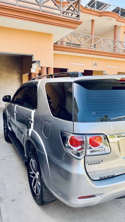 Toyota Fortuner V 2013