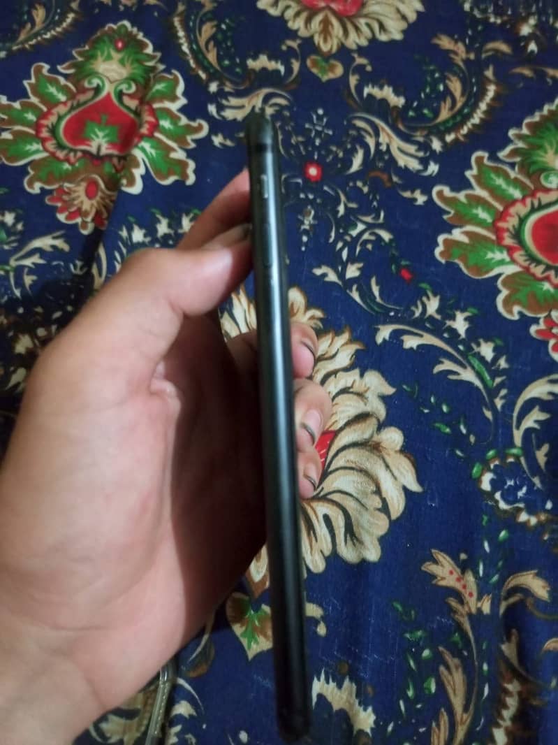 Apple iPhone 7 Plus 2