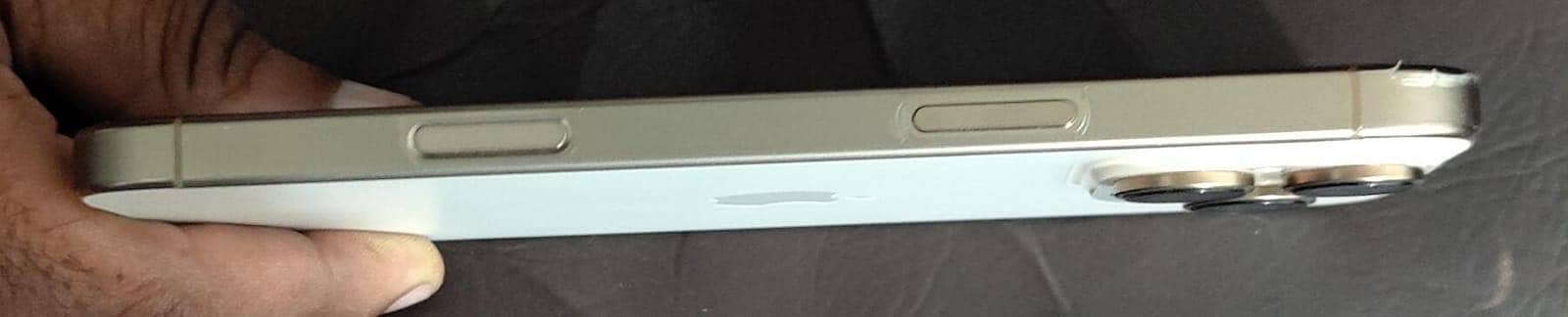 Apple iPhone 16 Pro Max 2