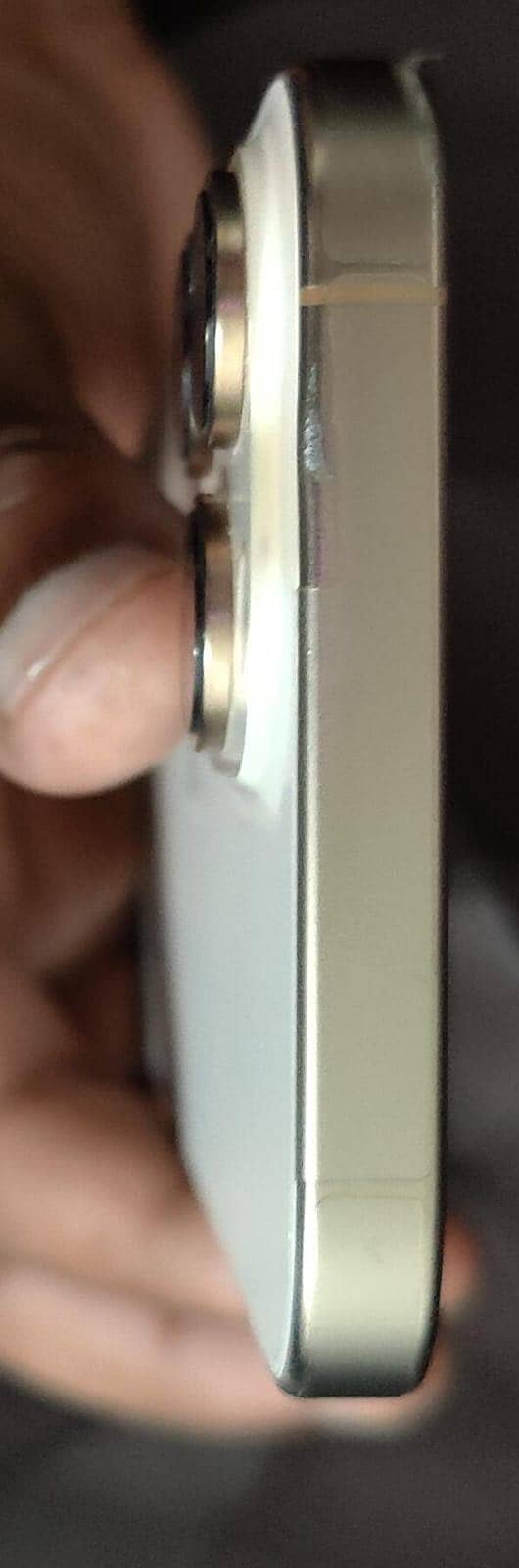 Apple iPhone 16 Pro Max 4