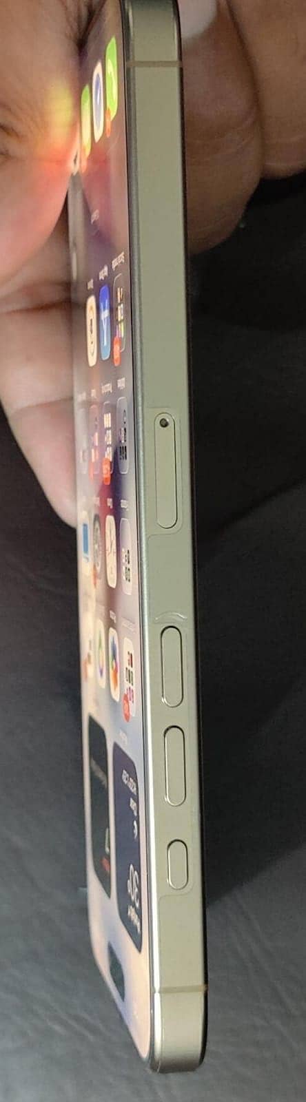 Apple iPhone 16 Pro Max 5