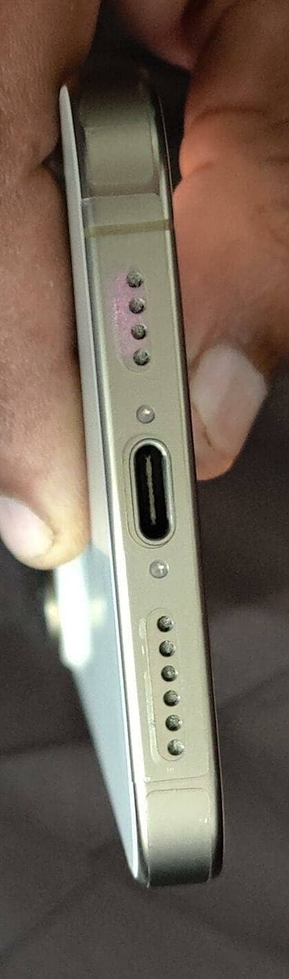 Apple iPhone 16 Pro Max 7