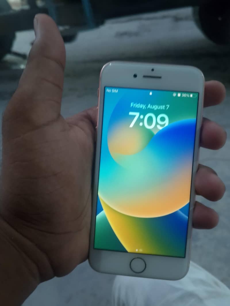 Apple iPhone 8 1