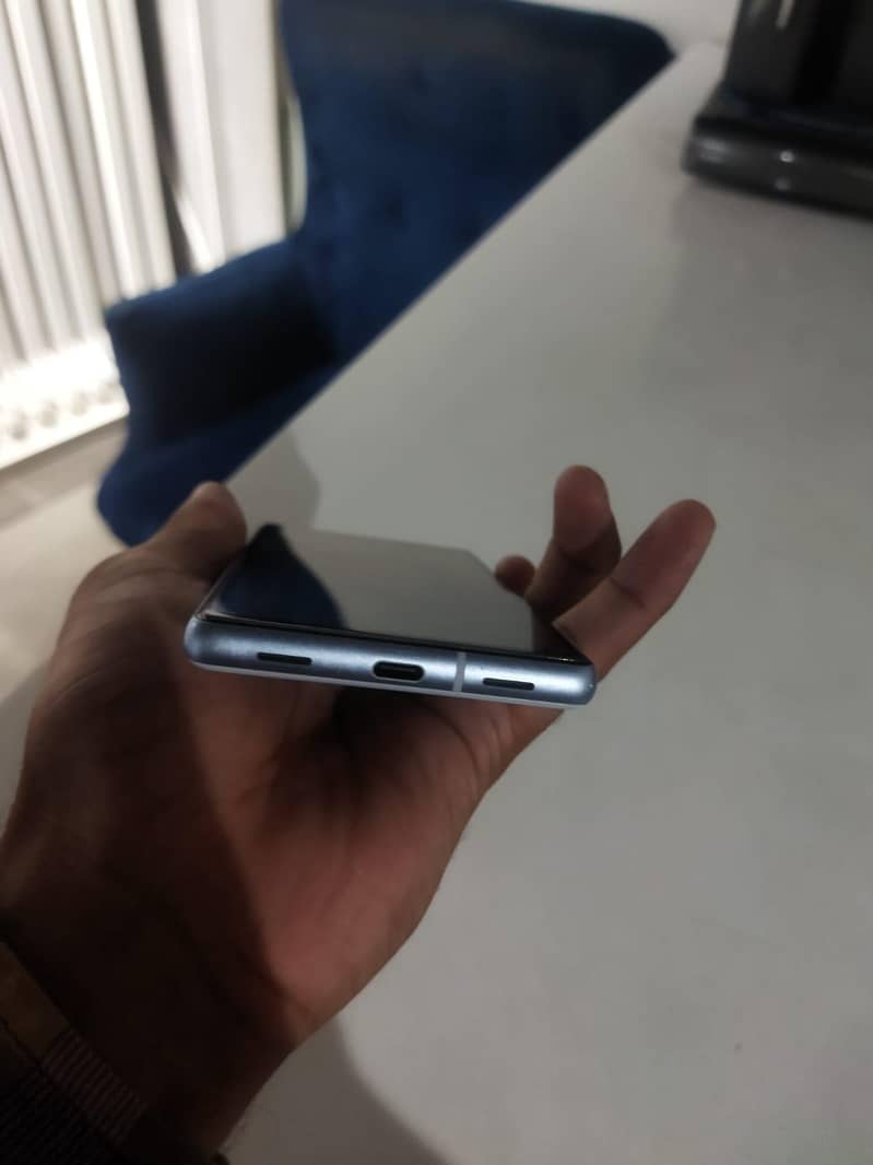 Google Pixel 7a 2