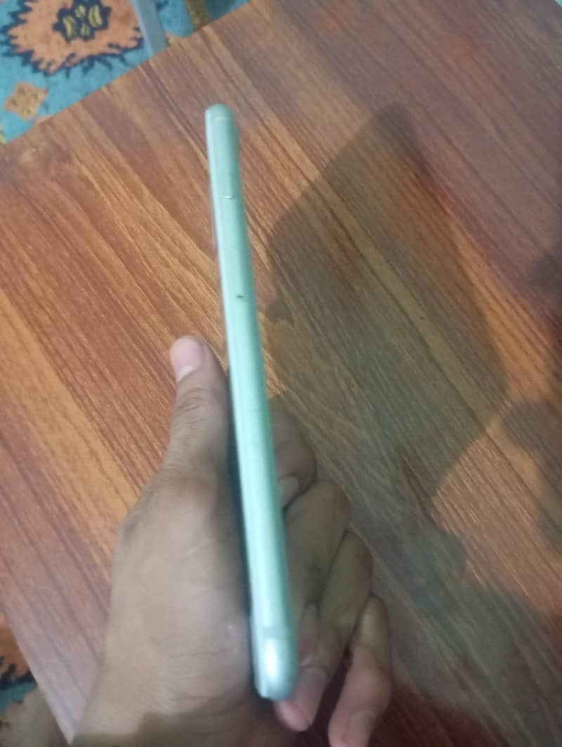 Apple iPhone 8 Plus 0