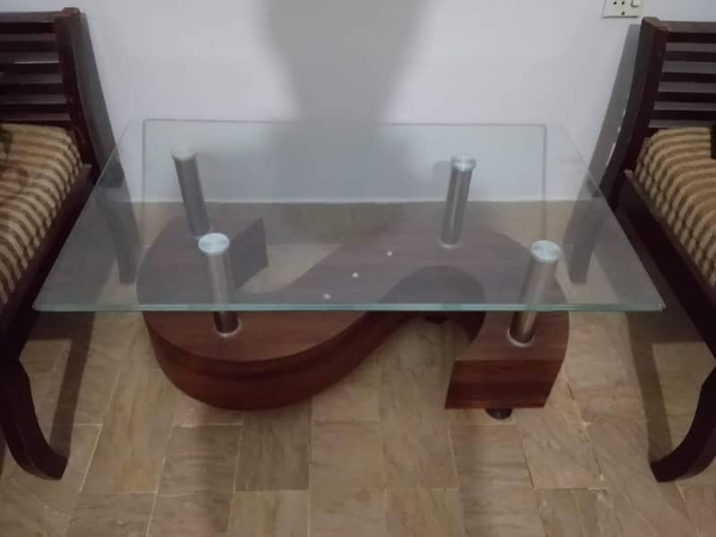 Room Table 0