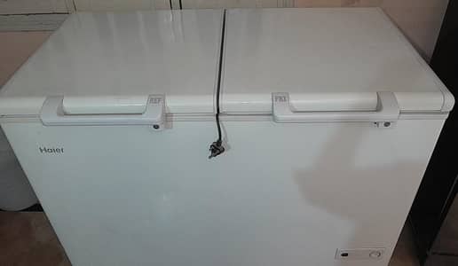 double door refrigerator/freezer