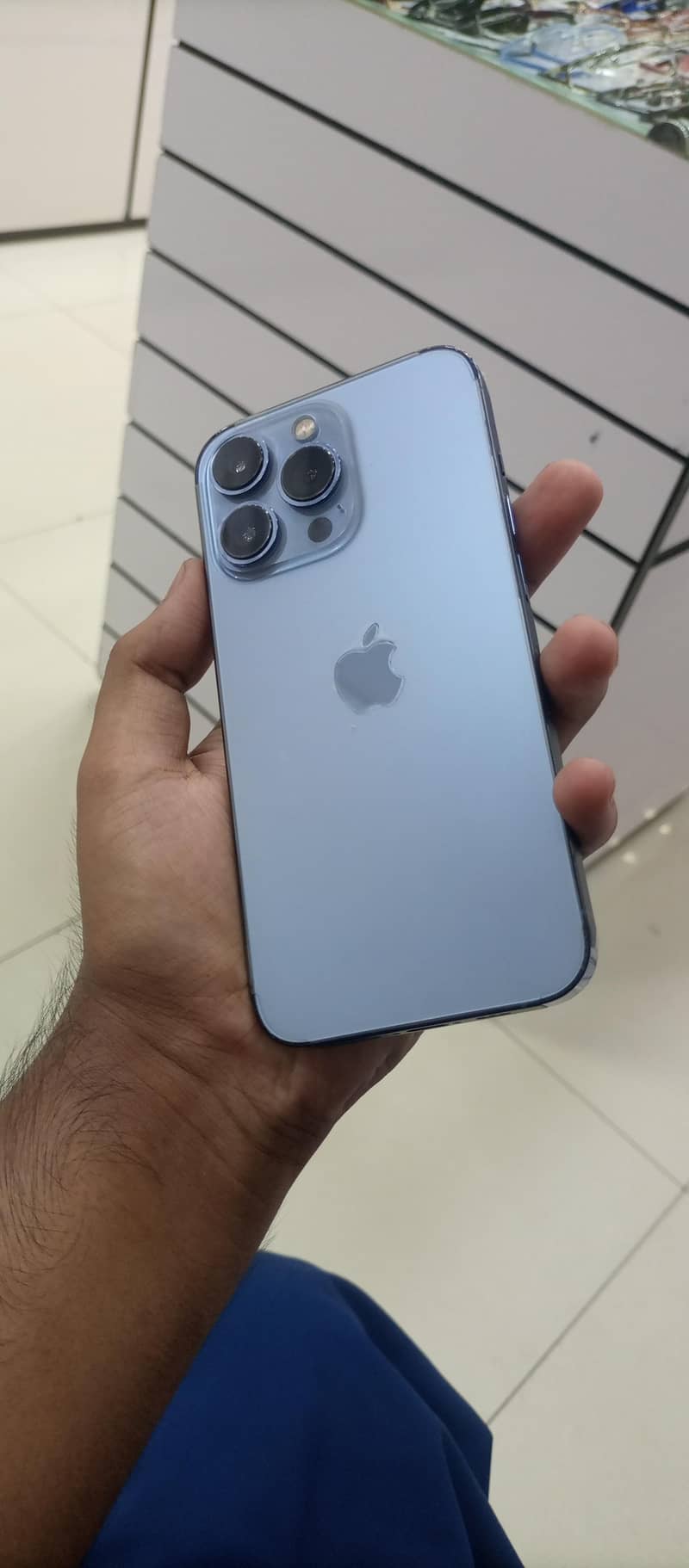 Apple iPhone 13 Pro 1