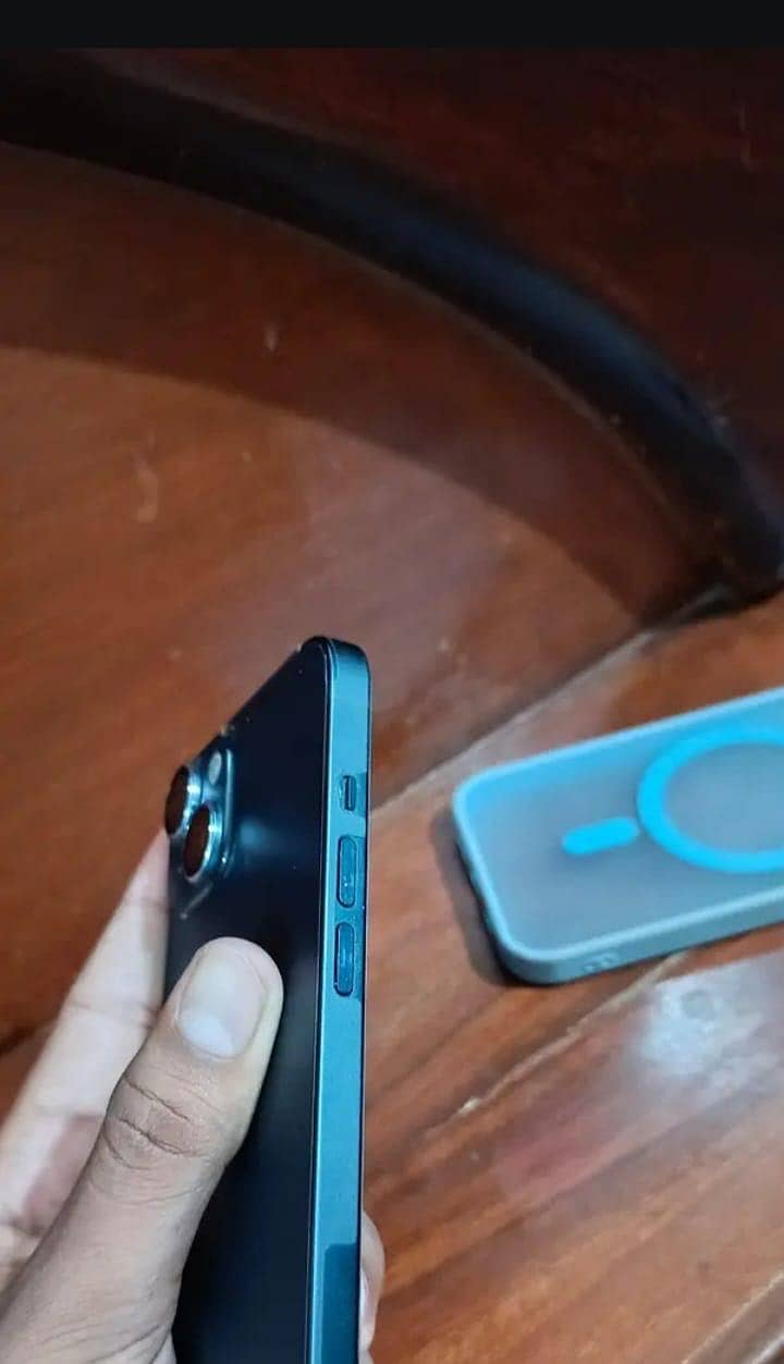 Apple iPhone 14 3