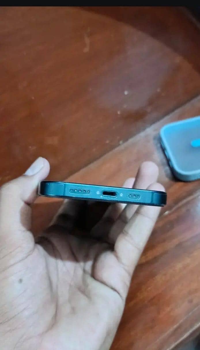 Apple iPhone 14 4