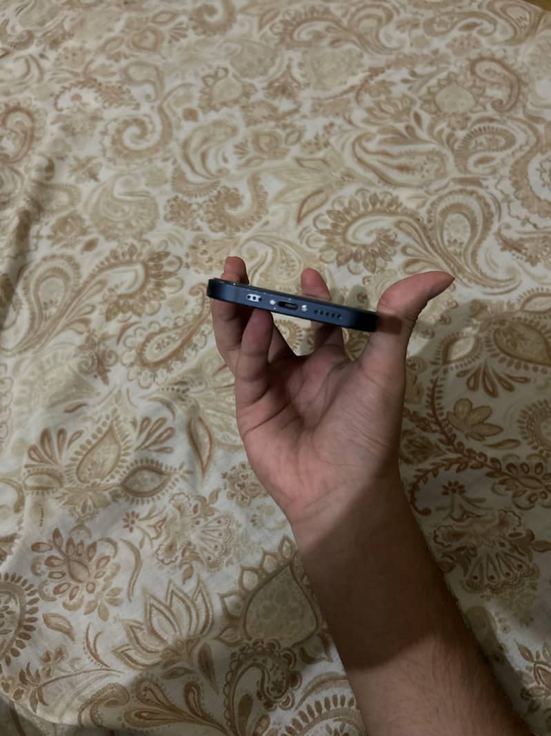 Apple iPhone 12 5
