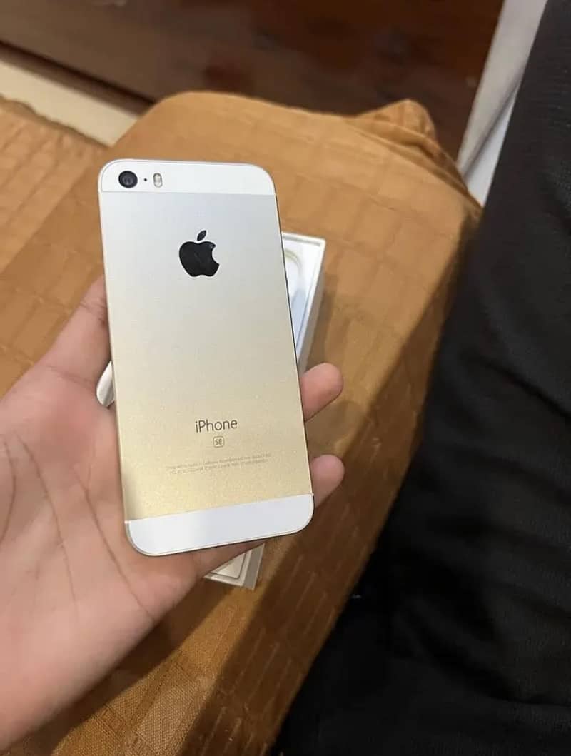 Apple iPhone SE 0