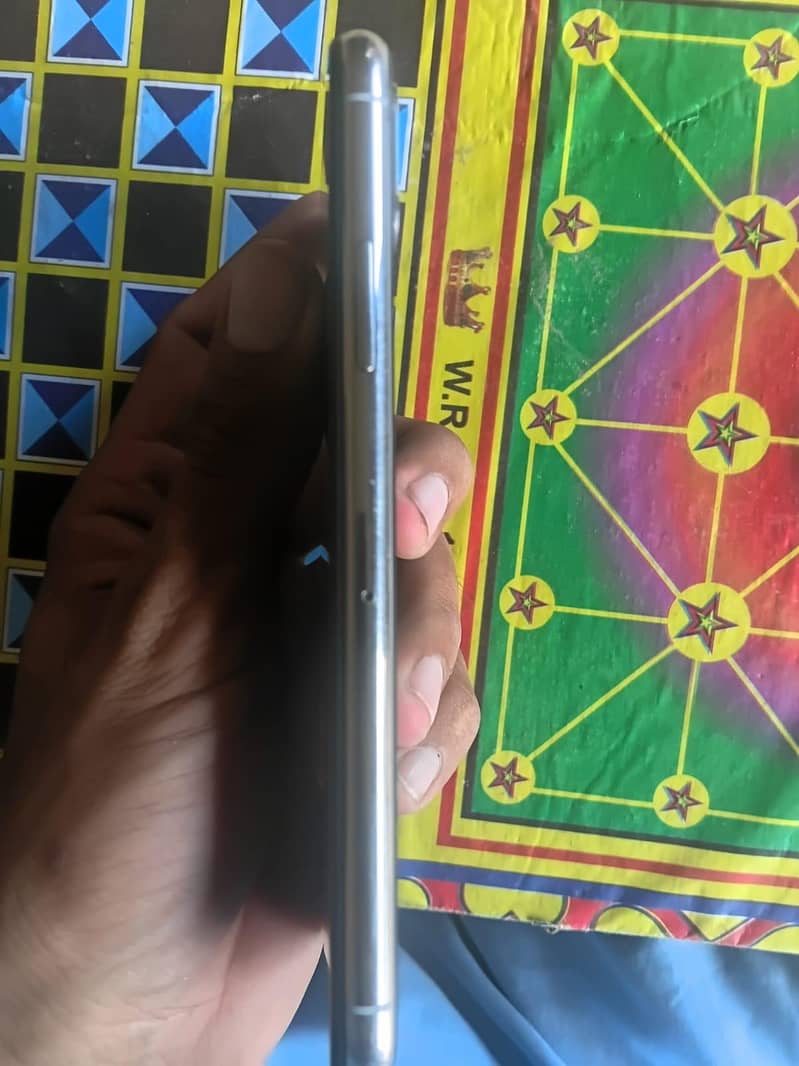 Apple iPhone X 3