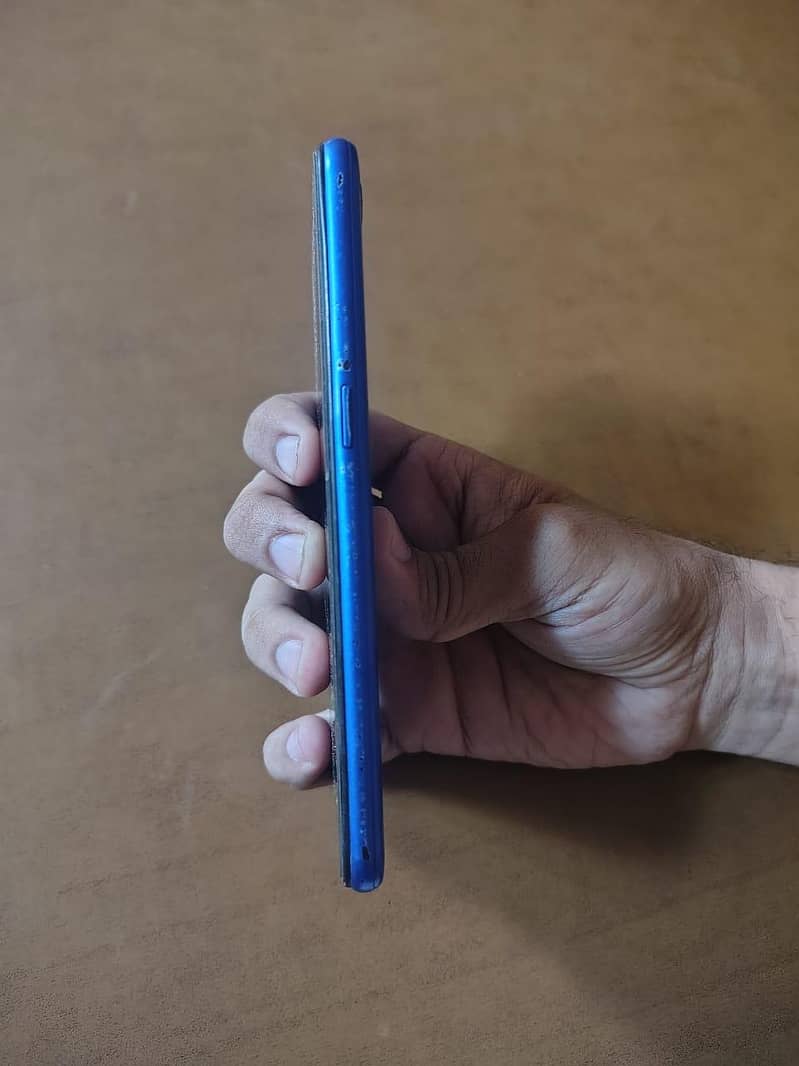 Realme C2 4