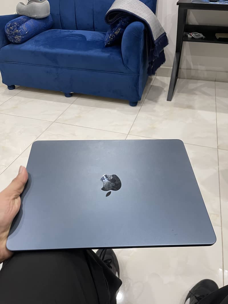 Macbook m3 4