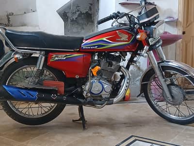 Honda 125 Location Quaidabad