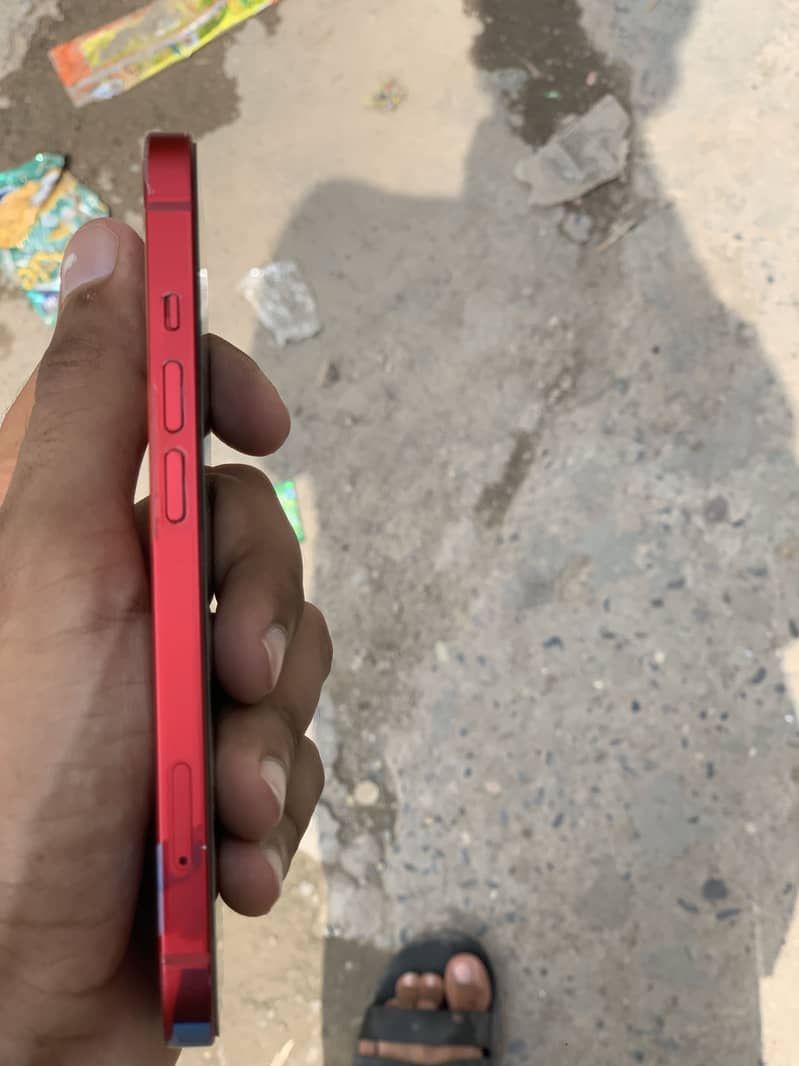 Apple iPhone 13 11
