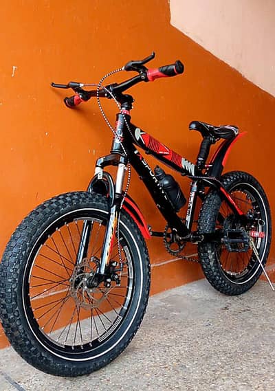 Sportive fat tyre off_roding bicycle for 8 to 13 years child