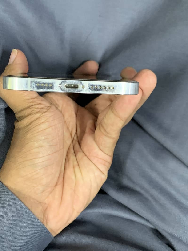 Iphone 12 pro max 1