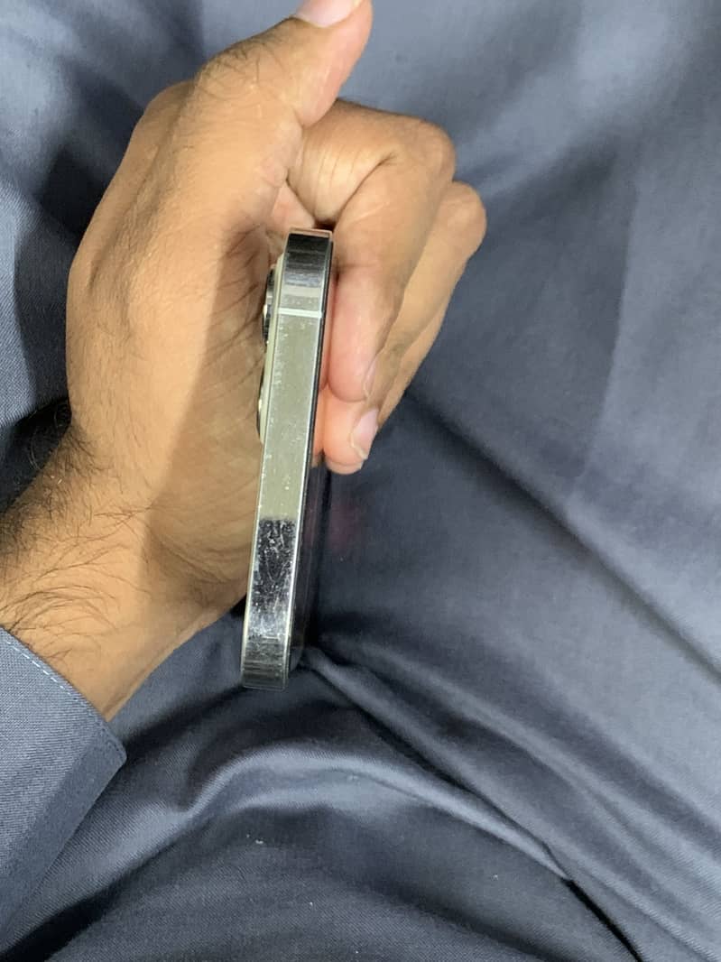 Iphone 12 pro max 5