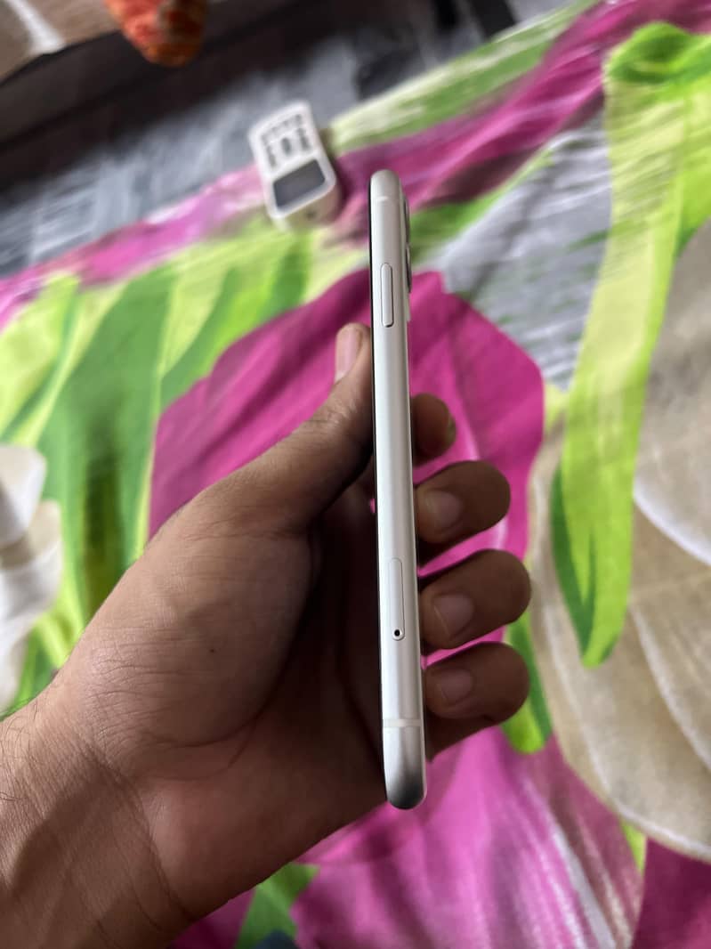 Apple iPhone 11 2