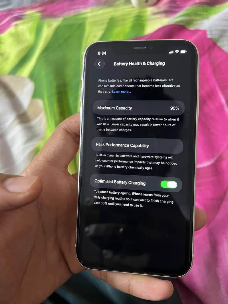 Apple iPhone 11 3