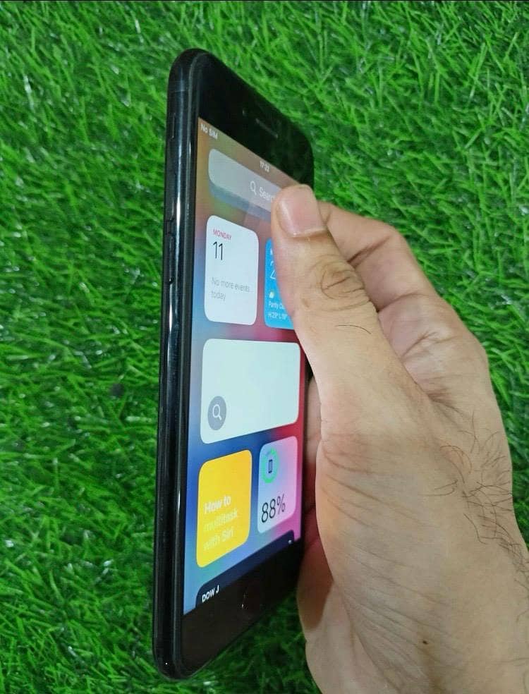 Apple iPhone 7 1
