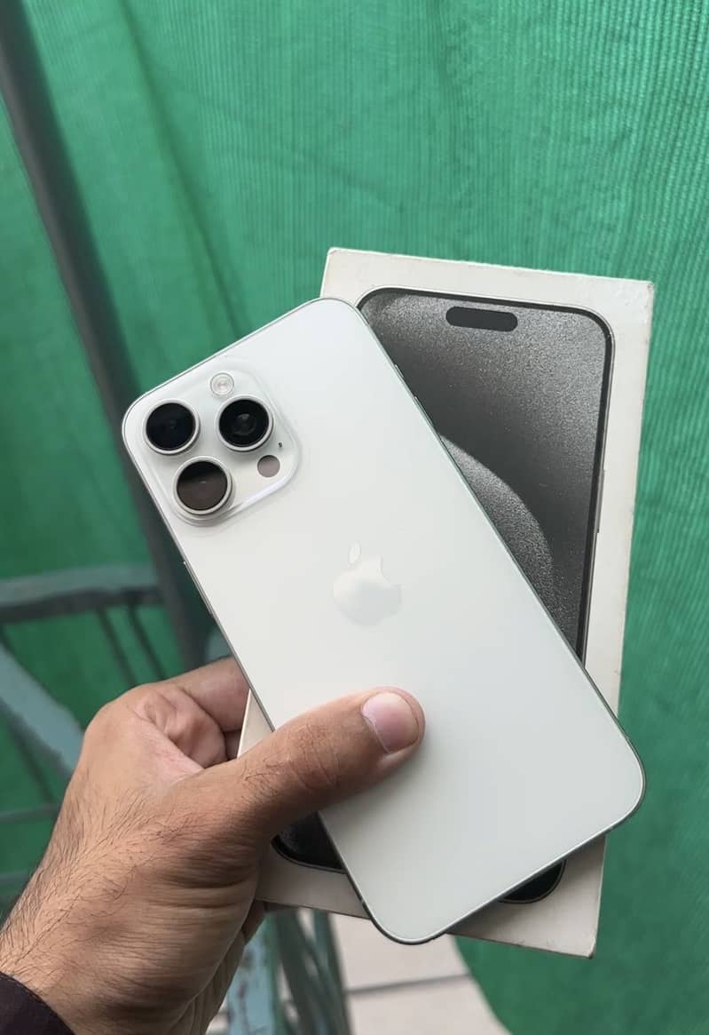 iPhone 15 Pro Max 0