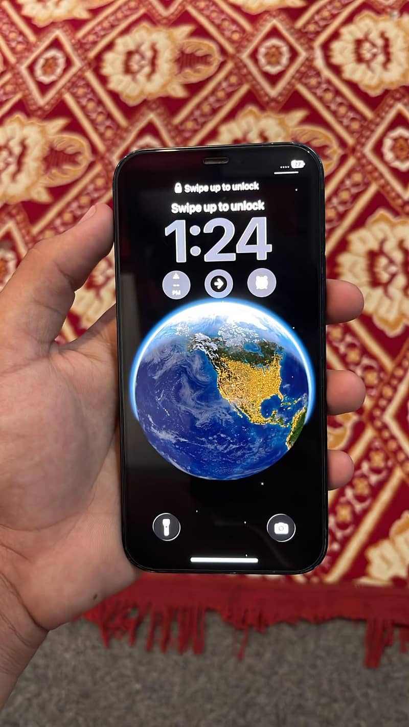 Apple iPhone 12 1
