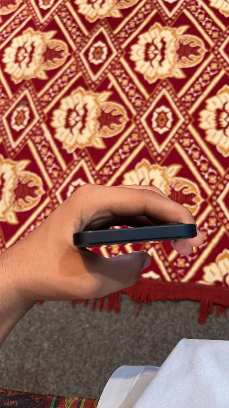 Apple iPhone 12 3