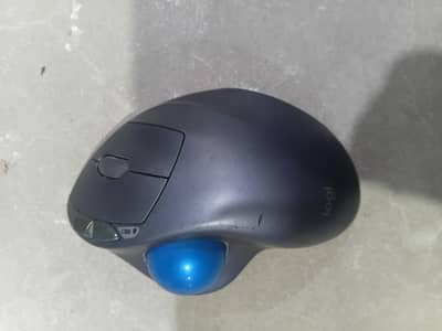 logitech M570 wireless trackball professio al gami g mouse