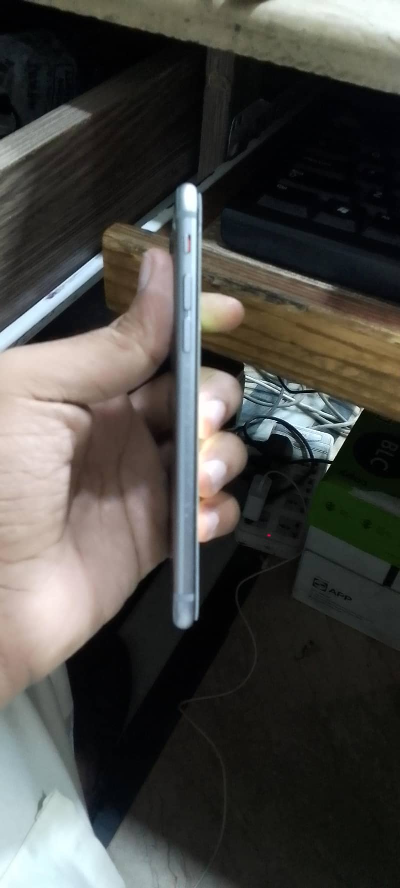 Apple iPhone 6S 4