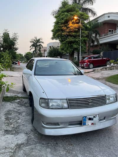 Toyota Crown Royal sloon1992 exchange possible
