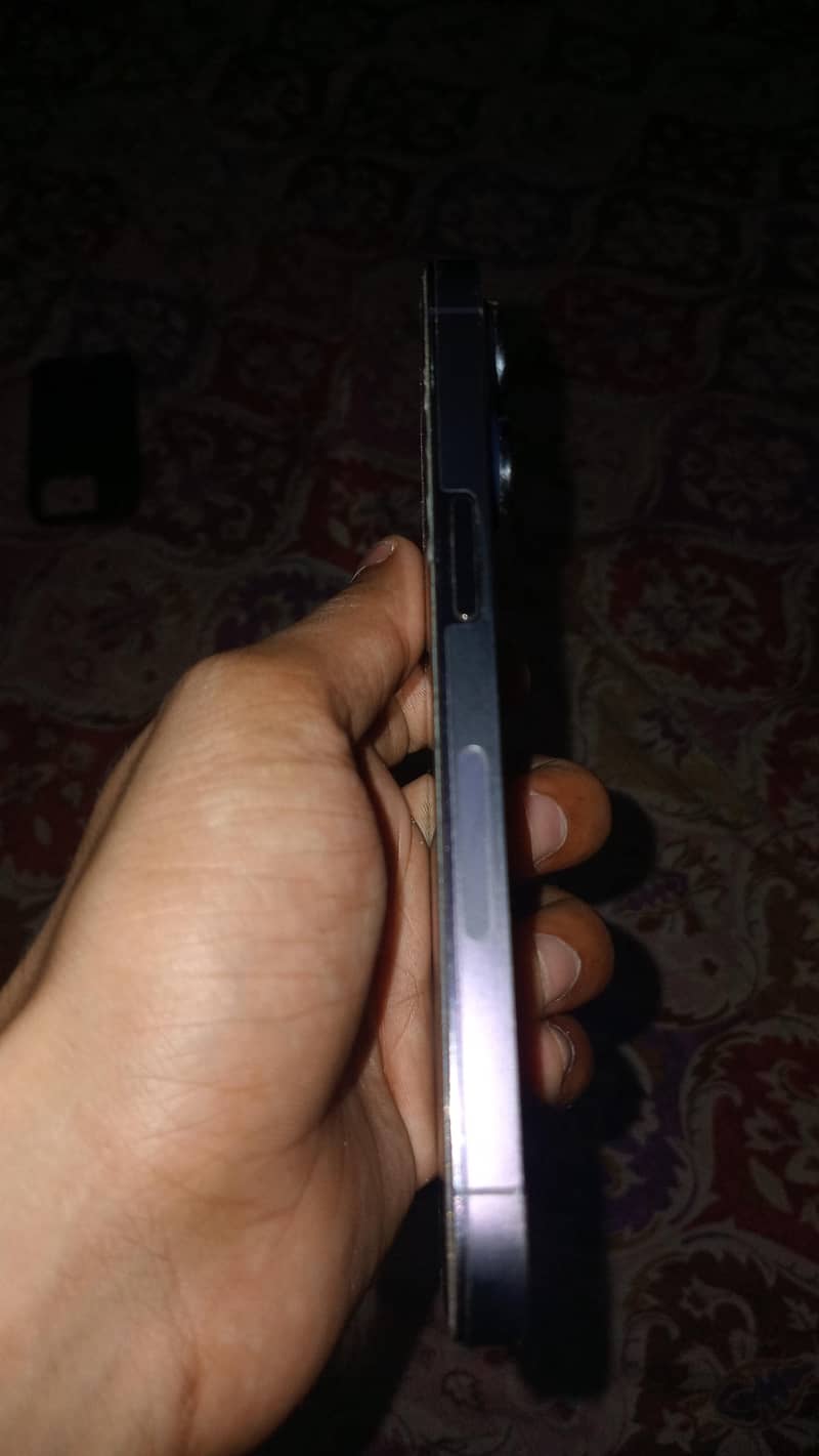 Apple iPhone 14 Pro 2