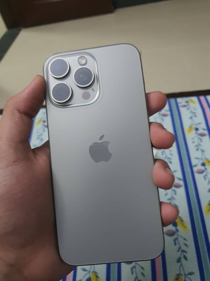 Apple iPhone 15 Pro Max 2