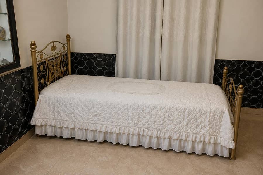 single bed iron 1