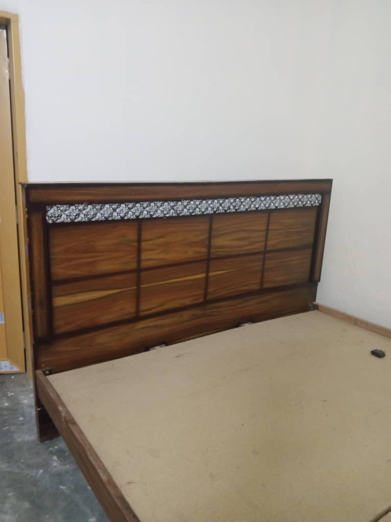 Double bed and dressing table 1