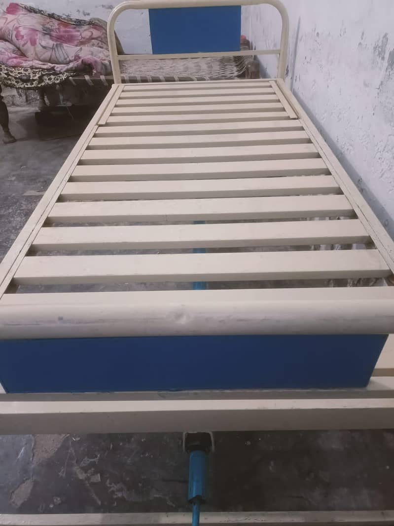 patients bed 1