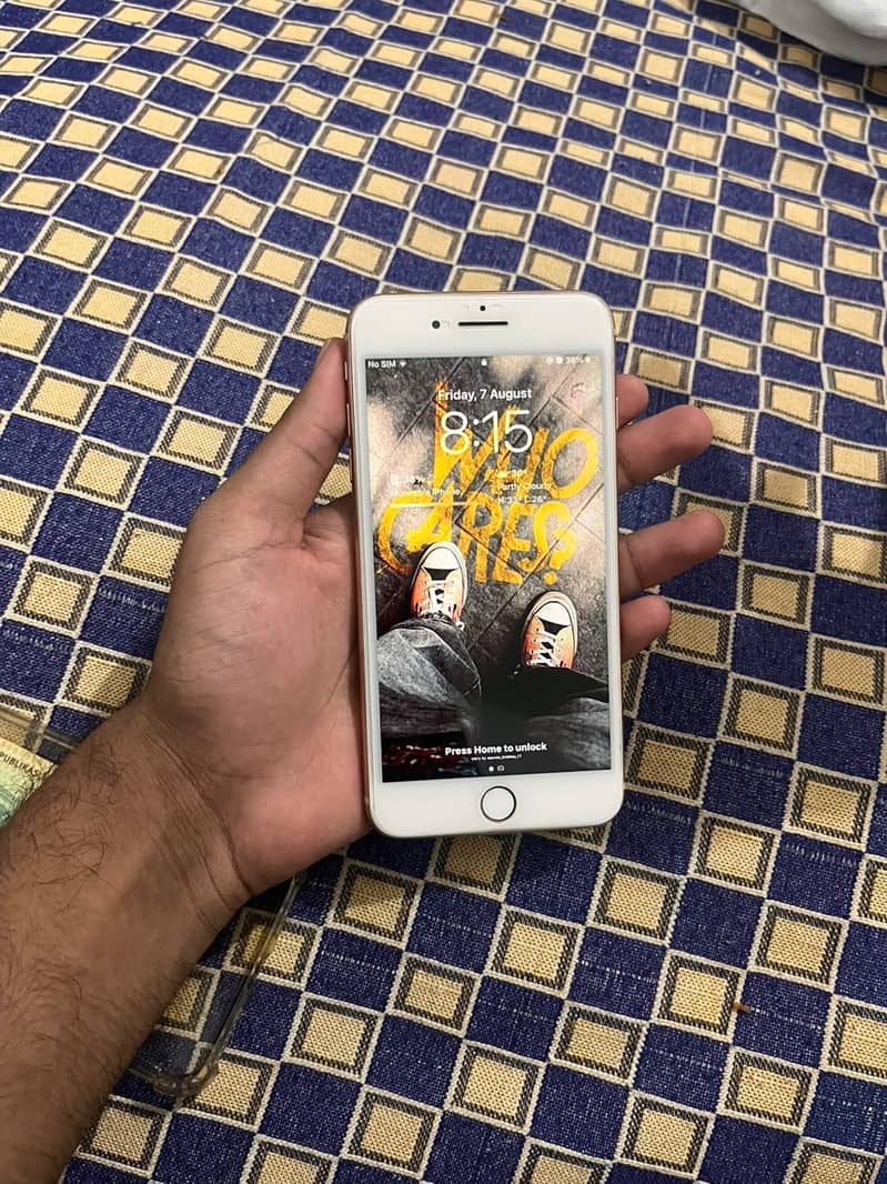 Apple iPhone 8 Plus 0
