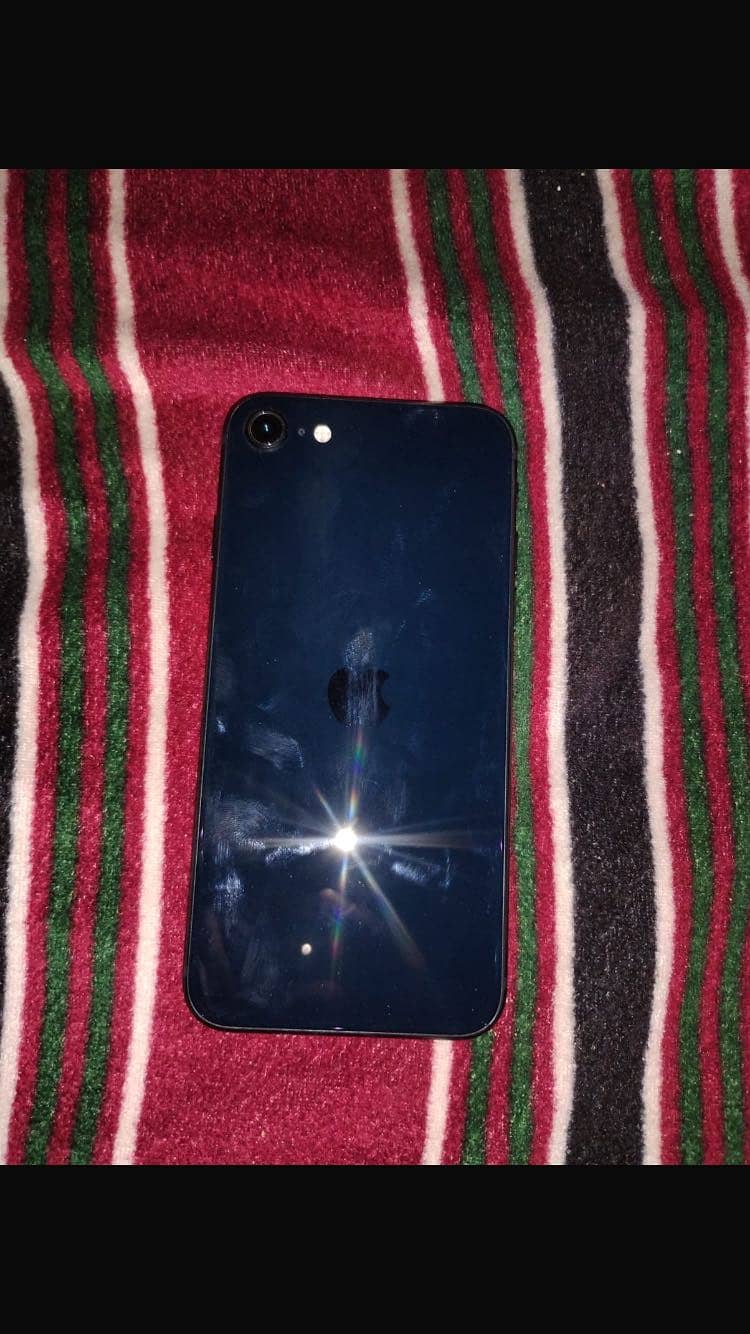 Apple iPhone SE 3rd generation 0