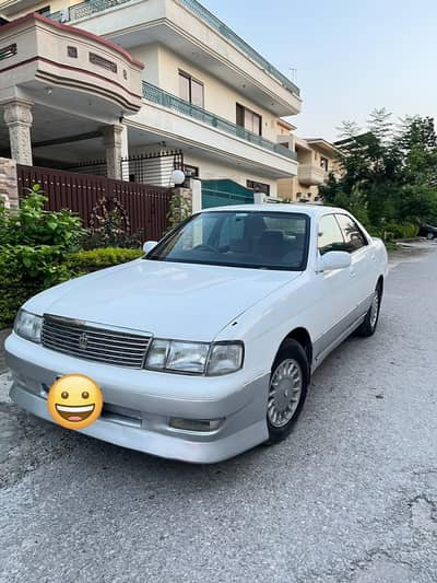 Toyota Crown Royal sloon1992 urgent for sale