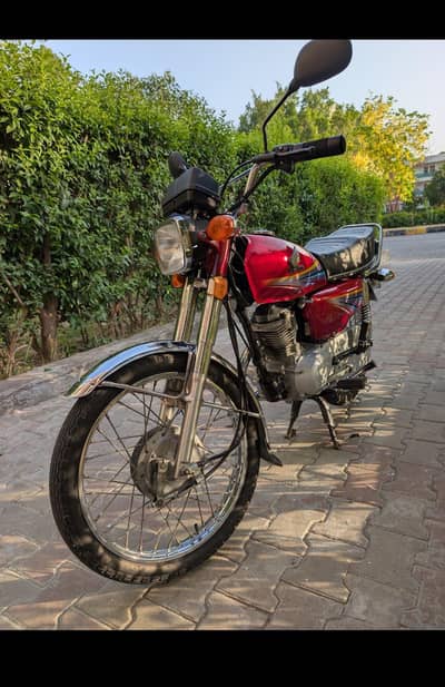 Honda CG 125 model 2011 Red Colour