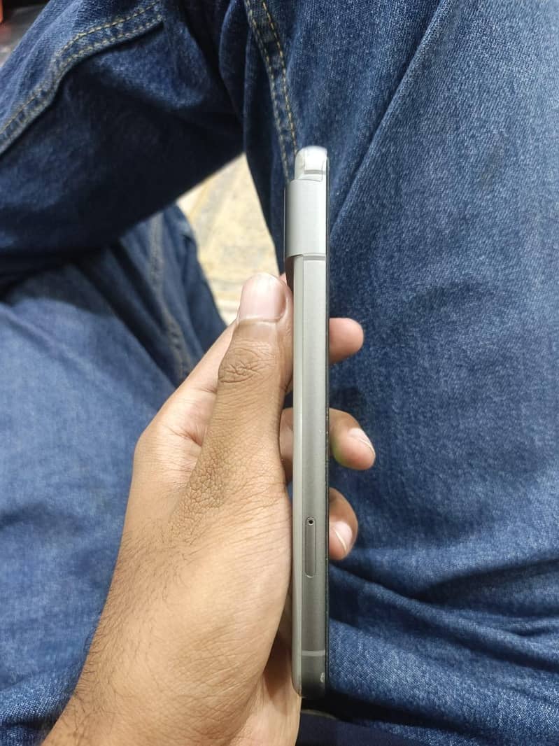 Google Pixel 8 5